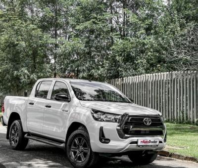 Toyota Hilux 2.4 GD-6 double cab Raider Auto[2022] for hire